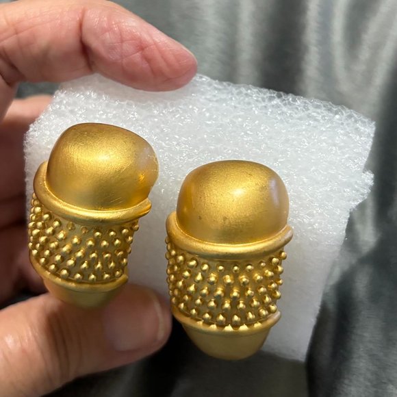 Liz Claiborne Matte Gold Tone Earrings Vintage Pierced Signed - Picture 5 of 8